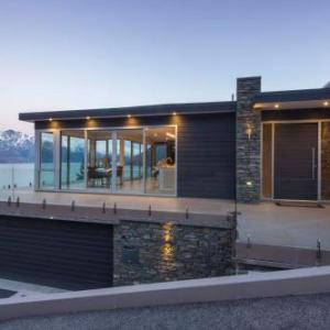 The Views a Relax it's Done luxury holiday home Queenstown