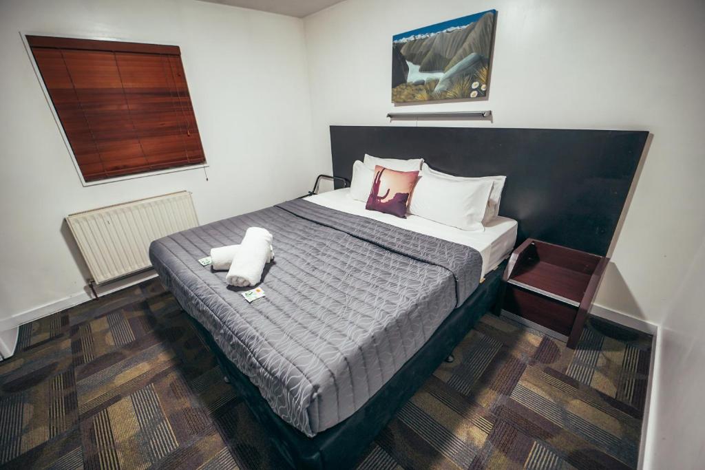 Base Queenstown - image 3