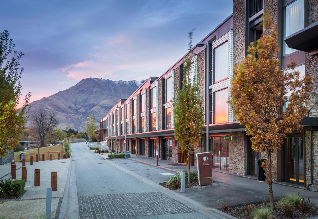 DoubleTree by Hilton Queenstown - image 3