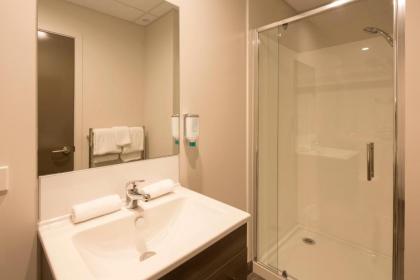 Ramada Suites by Wyndham Queenstown Remarkables Park - image 3