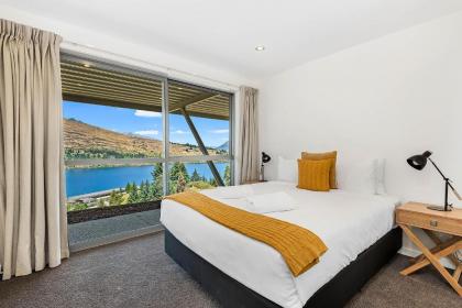 Remarkable Views on Goldrush Way - Queenstown Holiday Home - image 18