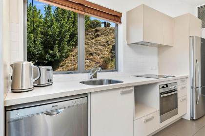 Remarkable Views on Goldrush Way - Queenstown Holiday Home - image 9