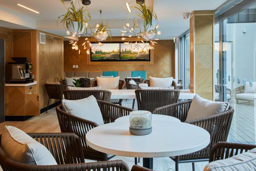 Mi-pad Smart Hotel - image 4
