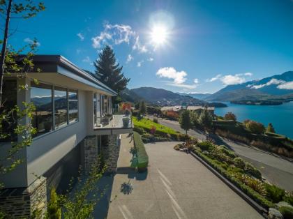 Q by the Lake-Aspen Grove Queenstown