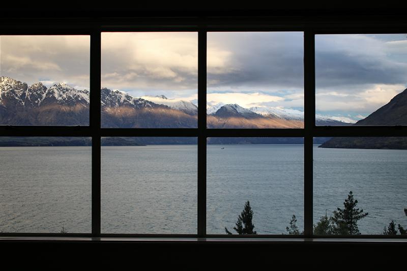 This Luxury Villa Offers Panoramic Views overlook Lake Wakatipu and Queenstown Queensto - image 5