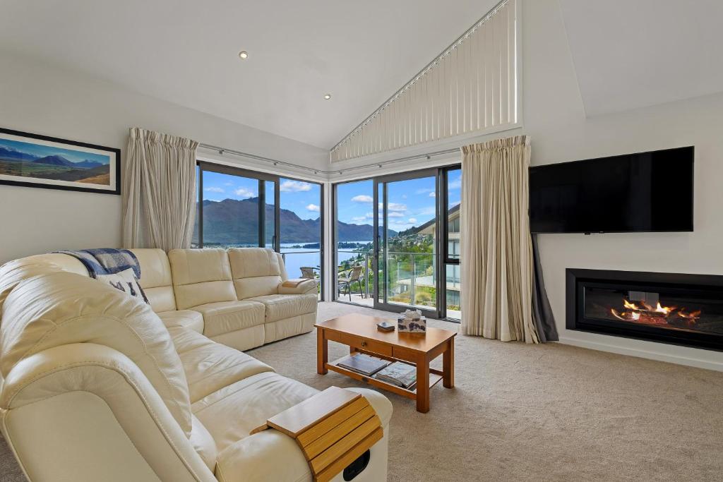 Queenstown Lake Views - Upstairs Apartment - image 5