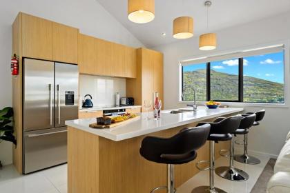 Queenstown Lake Views - Upstairs Apartment - image 6