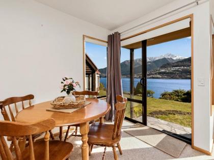 Lakefront Cottage - Queenstown Holiday Unit - image 9