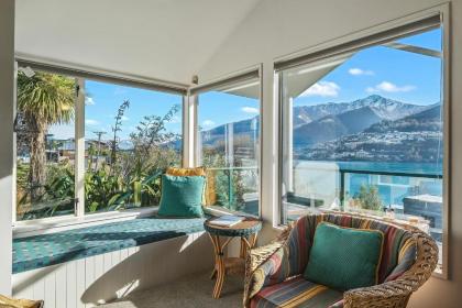 Lake View on Lewis - Queenstown Holiday Home - image 11