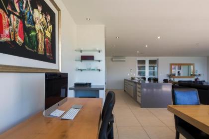 Queenscliff Villa - outstanding views and close to town - image 11
