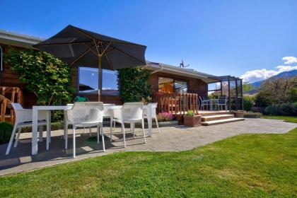 Tranquil Heights Holiday Home - image 1
