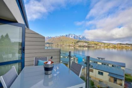 Central Water Views - Queentown Holiday Townhouse Queenstown
