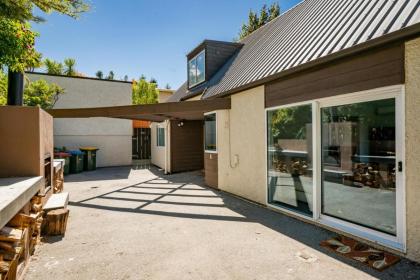 Arawata Lodge - Queenstown Holiday Home - image 14