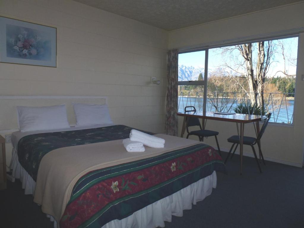 Lakeside Motel - image 5