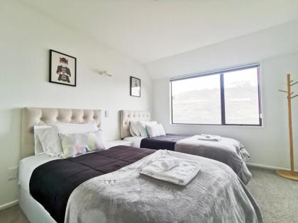 Queenstown Lakeview Holiday Home-5mins to town - image 23