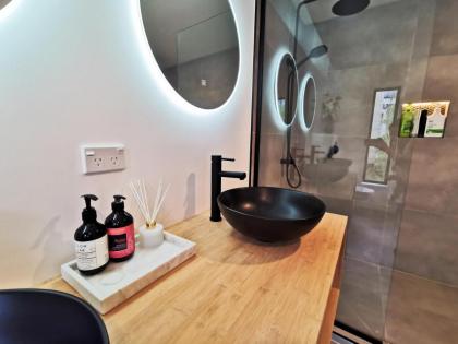 Queenstown Lakeview Holiday Home-5mins to town - image 27