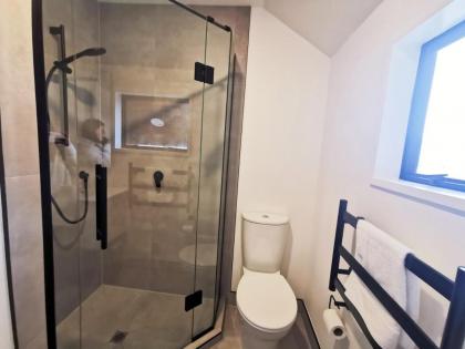 Queenstown Lakeview Holiday Home-5mins to town - image 29