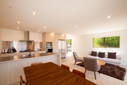 Doc Wells Lane Luxury Apartment - image 13