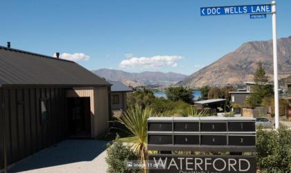 Doc Wells Lane Luxury Apartment - image 4