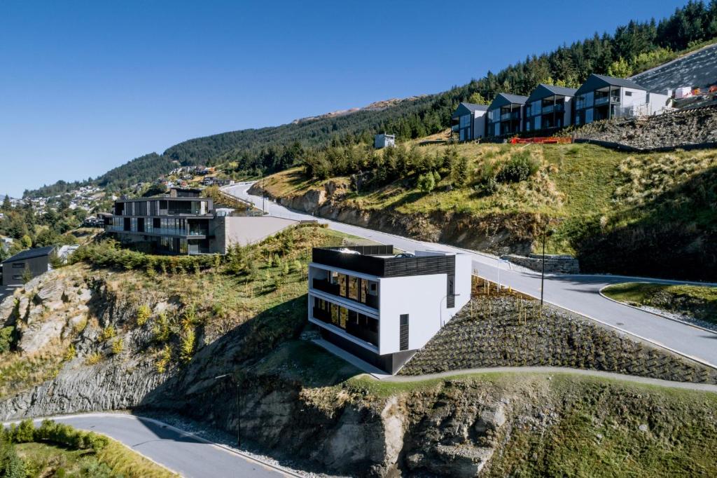 The Bunker House A - image 2