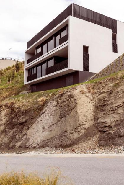 The Bunker House A - image 20