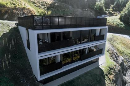 The Bunker House A - image 6