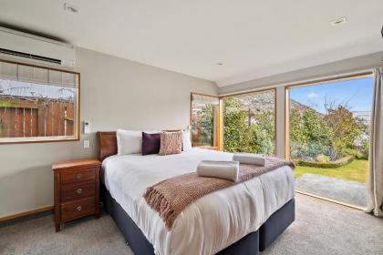 Lakeside Indulgence on Wilmot - image 14