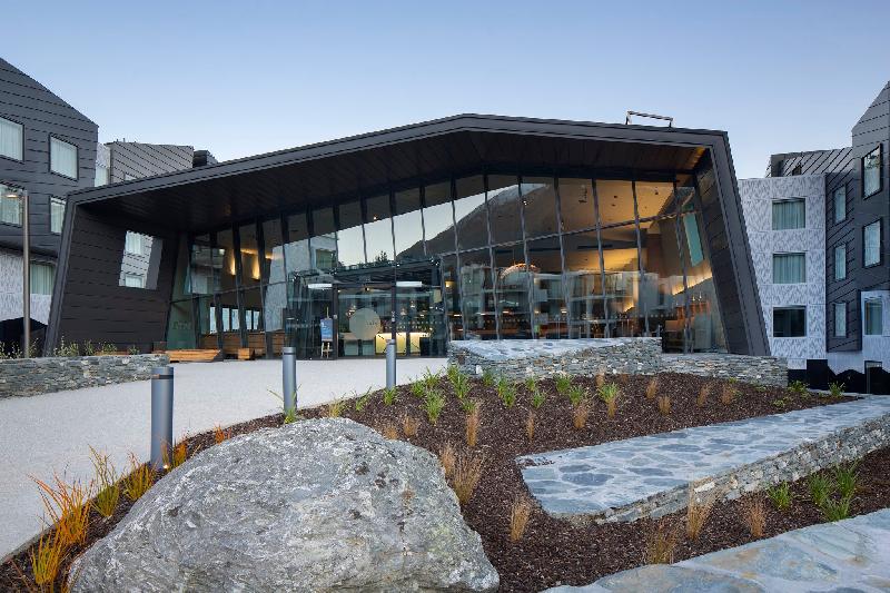 Holiday Inn Express And Suites Queenstown - image 3
