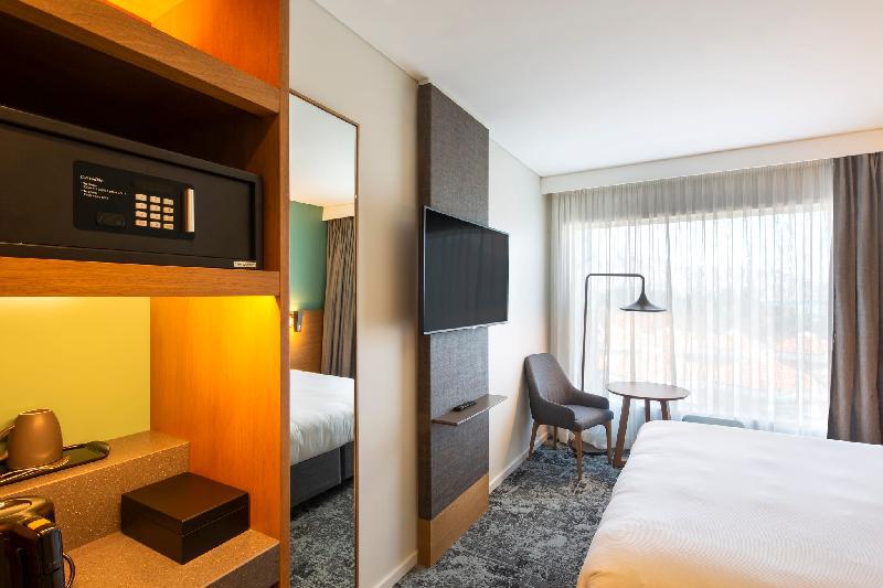 Holiday Inn Express And Suites Queenstown - image 6
