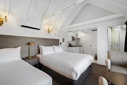 Lakeview Colonial Motel - image 21