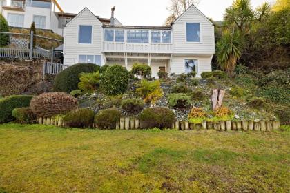 Lakeview Colonial Motel - image 23