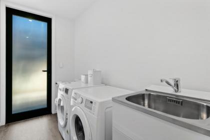 A Remarkable Stay - Jack's Point Holiday Home - image 21