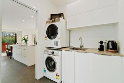 Jacks Point Family Retreat - Jacks Point Holiday Home - image 21