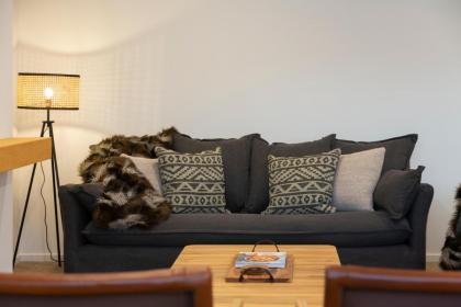 4 Bedroom Home with elevated views of Lake Wakatipu & The Remarkables - image 25
