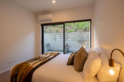 4 Bedroom Home with elevated views of Lake Wakatipu & The Remarkables - image 26