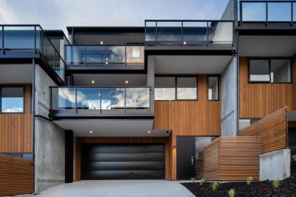 4 Bedroom Home with elevated views of Lake Wakatipu & The Remarkables - image 29