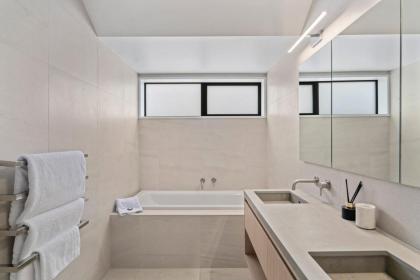 Central Queenstown Villa & Spa by Staysouth - image 21