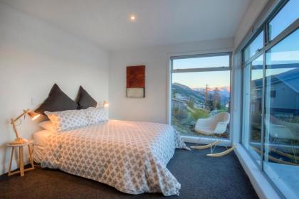 Hensman Haven - Queenstown Holiday Home - image 12