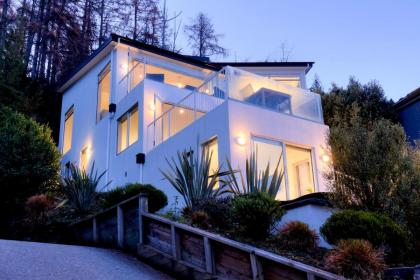 Hensman Haven - Queenstown Holiday Home - image 25