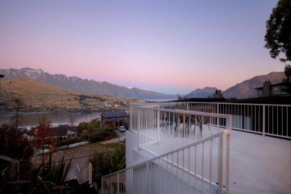 Hensman Haven - Queenstown Holiday Home - image 8