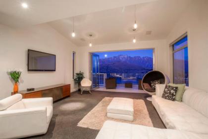 Hensman Haven - Queenstown Holiday Home - image 9