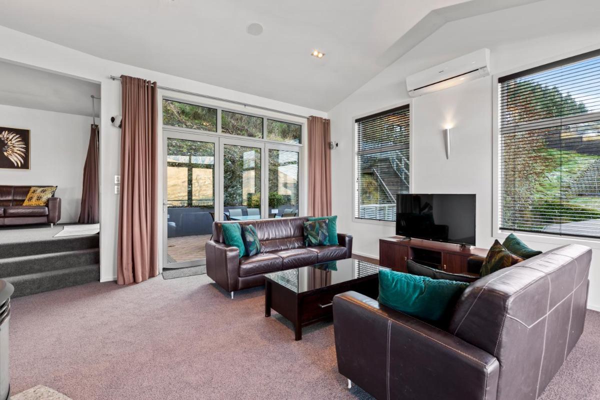 Paradise Peaks - Queenstown Holiday Home - image 3