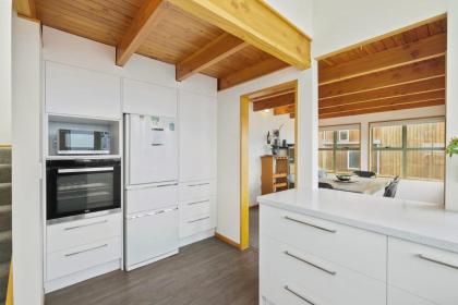 Ruby's Fernhill Vista - image 24