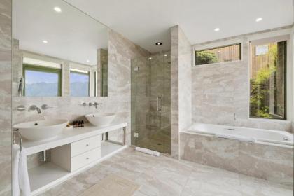 Ruby's Fernhill Vista - image 27