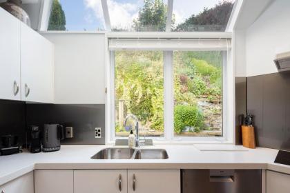 6b Edinburgh - image 18