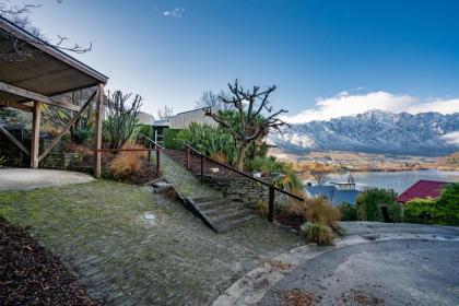 A Stunning Stay - Queenstown Holiday Home - image 26