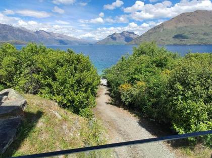 Private Retreat - Stunning Lake & Mountain Views - image 24