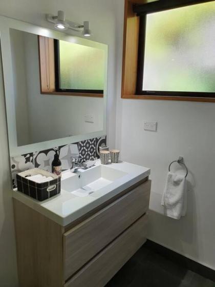 Sunrise Lane Private Apartment - image 10