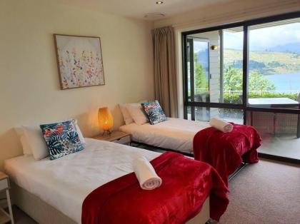 Spectacular Views & Comfort in Queenstown - image 27