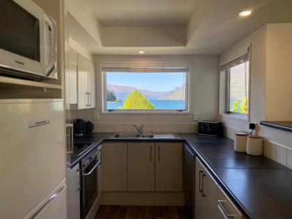 Lakefront Gem Absolute Waterfront - image 15